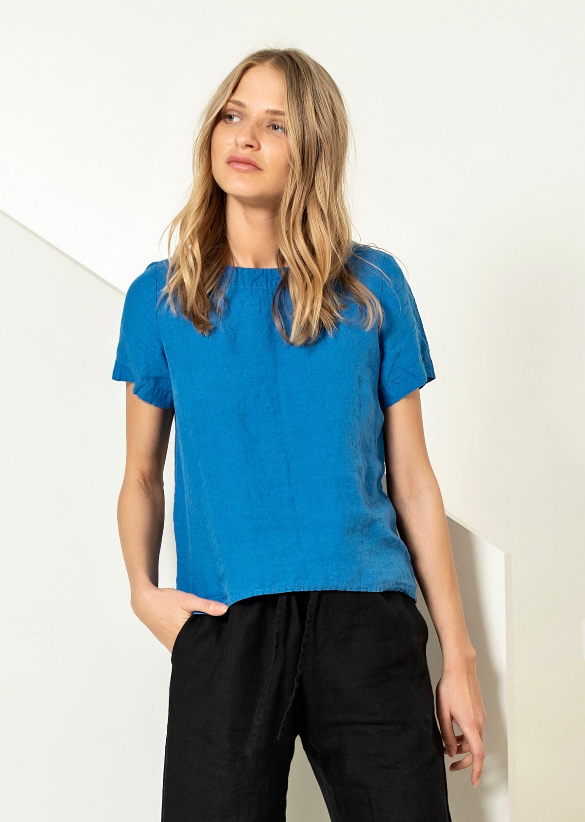 Nora Blue Linen Shirt — Arthur's Sportswear
