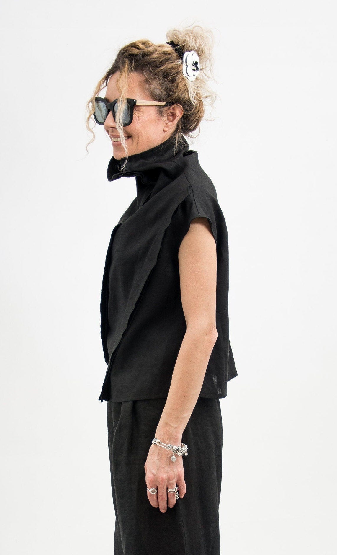 Nina Black Linen Shirt — view 4