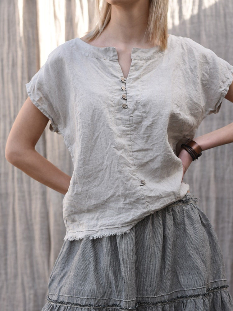 Aria Gray Linen Top — view 4